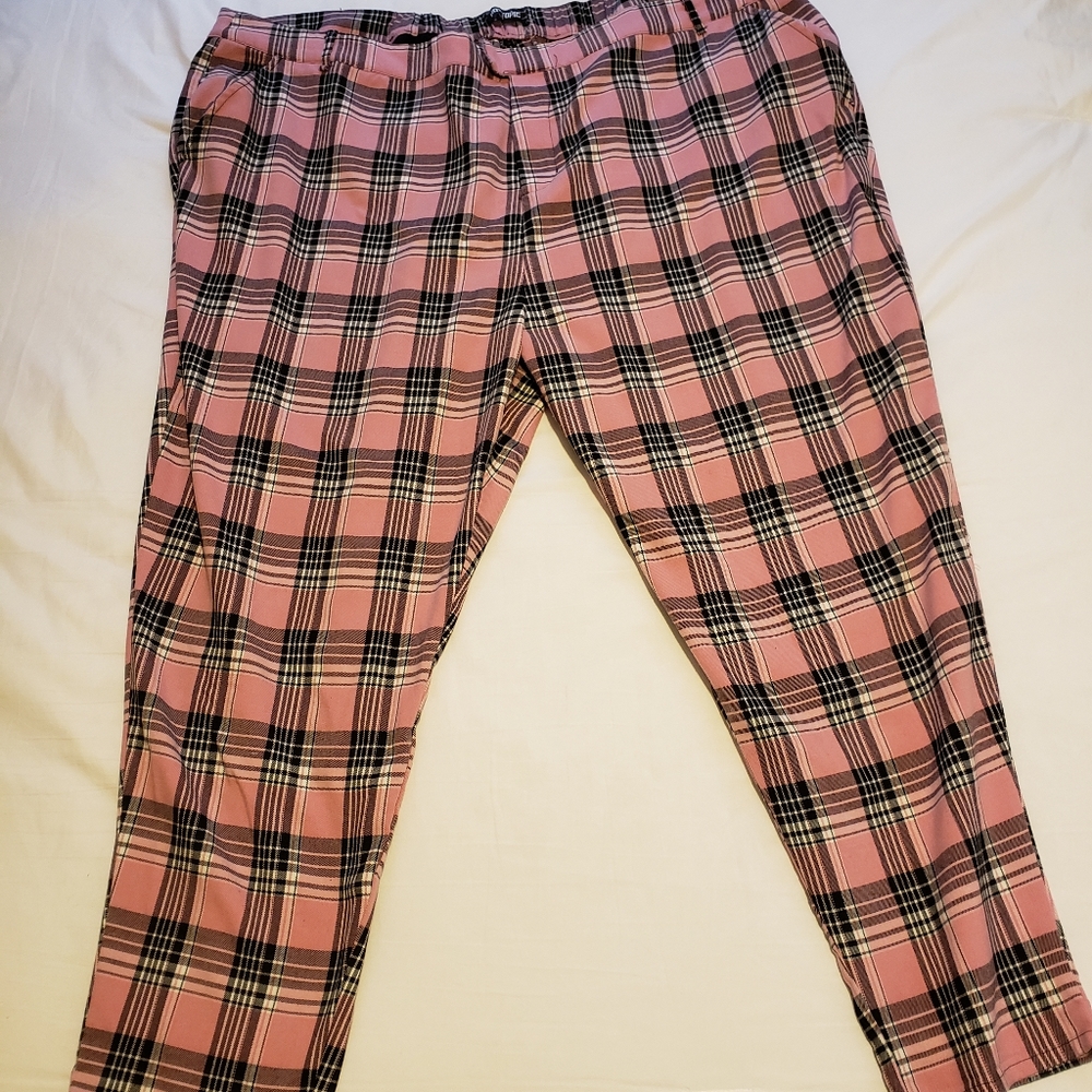Plus Size HOT TOPIC Pink PLAID Pants 5x